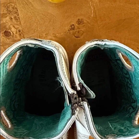 Corral cream colored western short booties. Size 7-1/2 - Picture 8 of 12